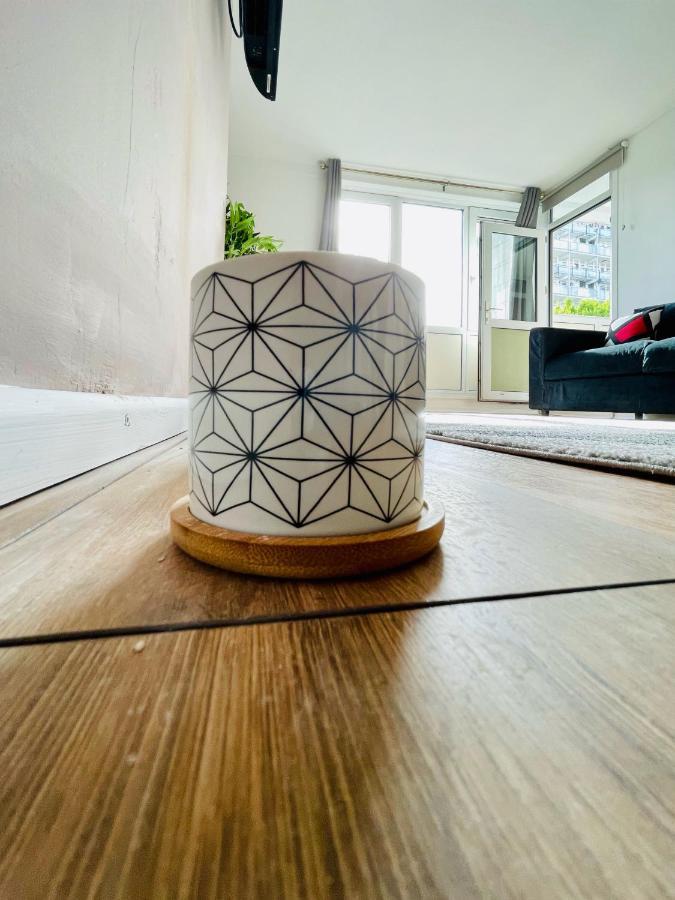 Noah'S Place In Mile End ロンドン エクステリア 写真