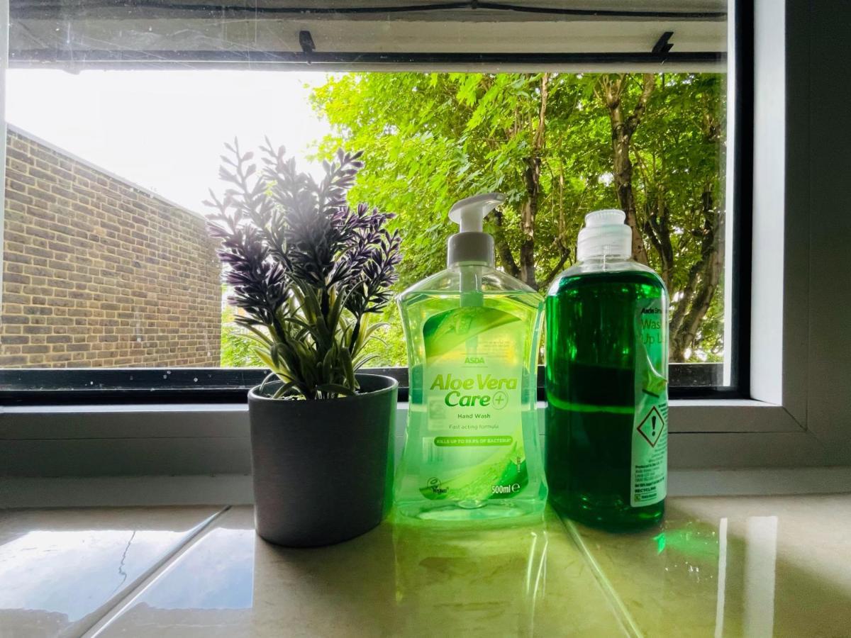 Noah'S Place In Mile End ロンドン エクステリア 写真