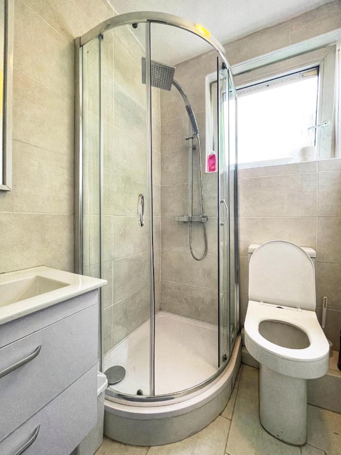 Noah'S Place In Mile End ロンドン エクステリア 写真